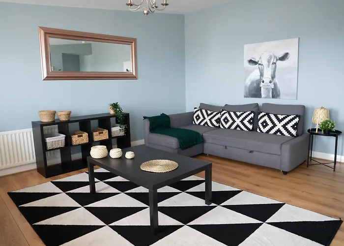 City Hall Penthouse Duplex - Incredible Views & Sleeps 8 & Balcony & Very Modern And Spacious